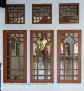 Jendela Masjid Jati Solid Kaca Bevel