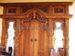 Pintu Gebyok Jawa Antik dengan Jendela Kaca KPG 321